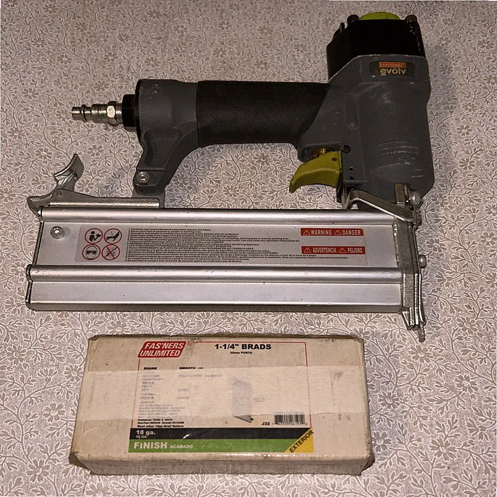 Craftsman Air Powered Nail Gun!! With nails.