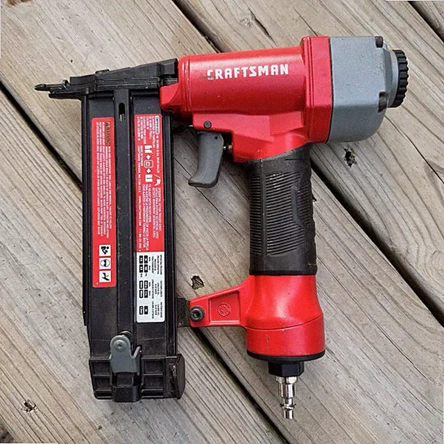 Craftsman CMPBN18SB 18-Gauge Straight Brad Air Nailer 120 psi Red/Black