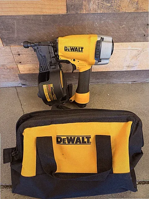 DEWALT DW66C-1 Coil Roofing Nailer Pneumatic Nail Gun With Bag Lightly Used