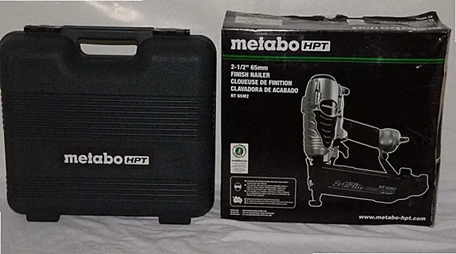 Metabo HPT NT65M2 2-1/2 Inch Finish Nailer Integrated Air Duster