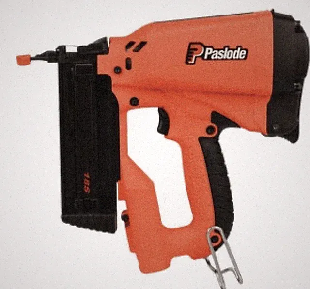 Paslode 2-in 18 -Gauge Cordless Straight Finish Nailer W/Battery Charger