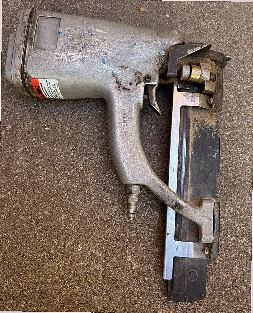 PASLODE SIGNODE MAGNUM 080 AIR “T” NAILER NAIL GUN (Works!)